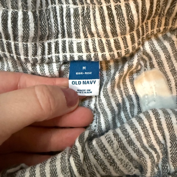 Old Navy Striped Linen-Blend Shorts - High-Rise - Grey & White - Size M - Picture 4 of 6